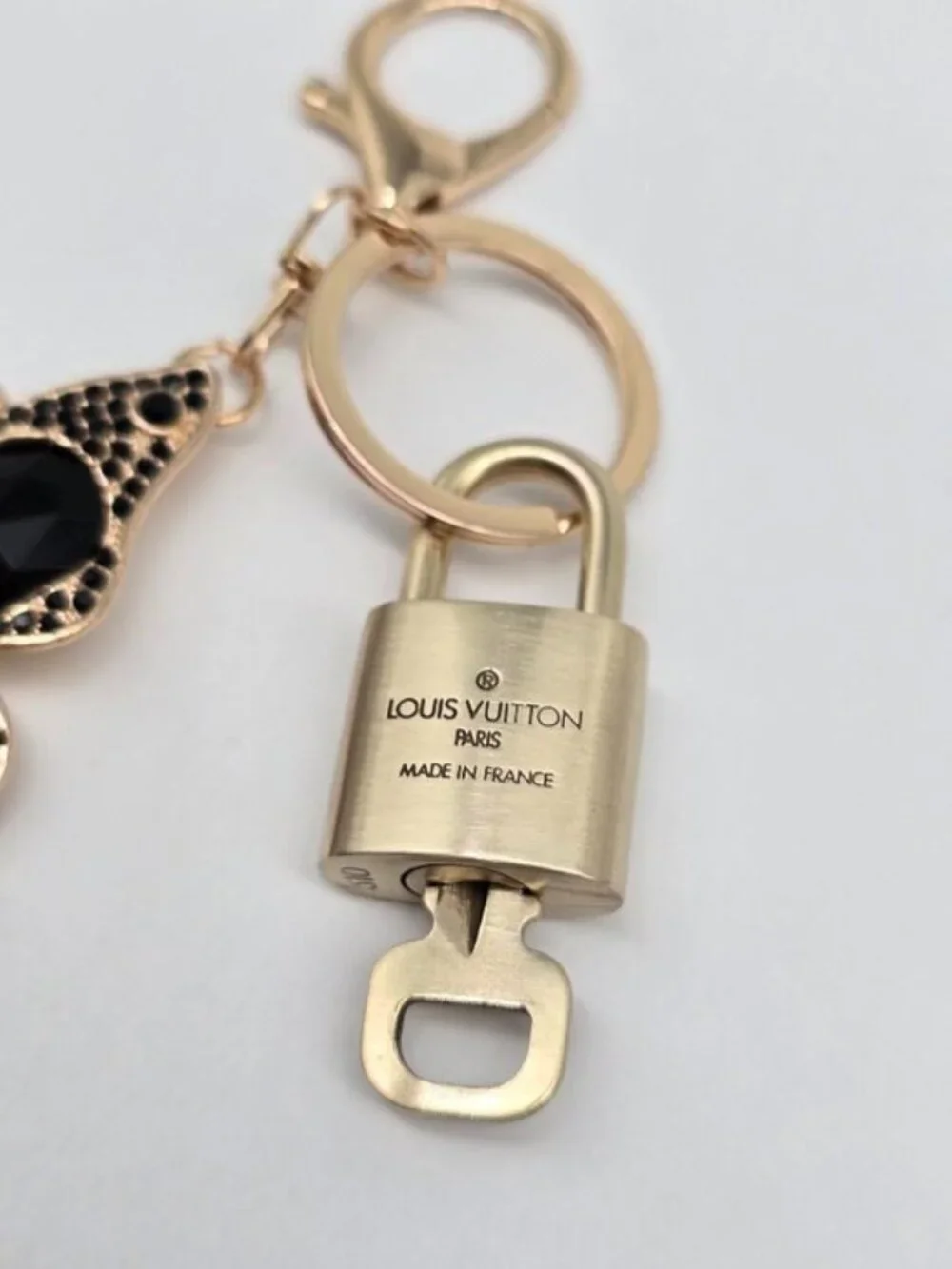 Louis Vuitton 2017 keychain locking